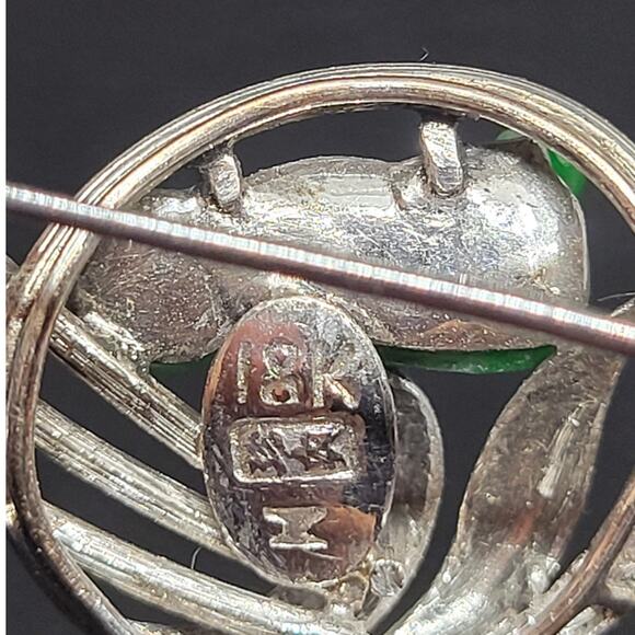 vintage 90s 18k White Gold Jade Brooch Art Nouveau Swirl Romantic Elegance Style - Picture 4 of 8